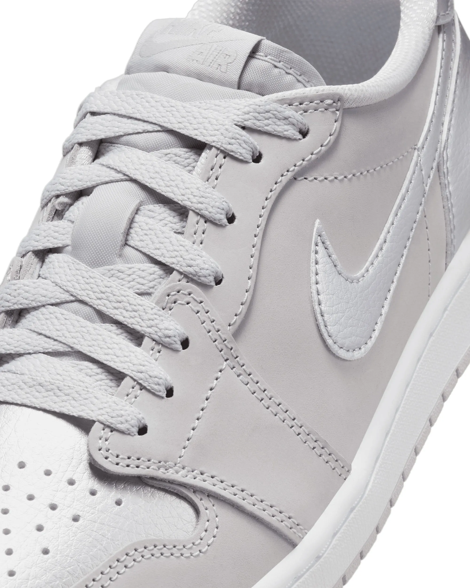 Air Jordan 1 Retro Low OG - Neutral Grey / Metallic Silver / White