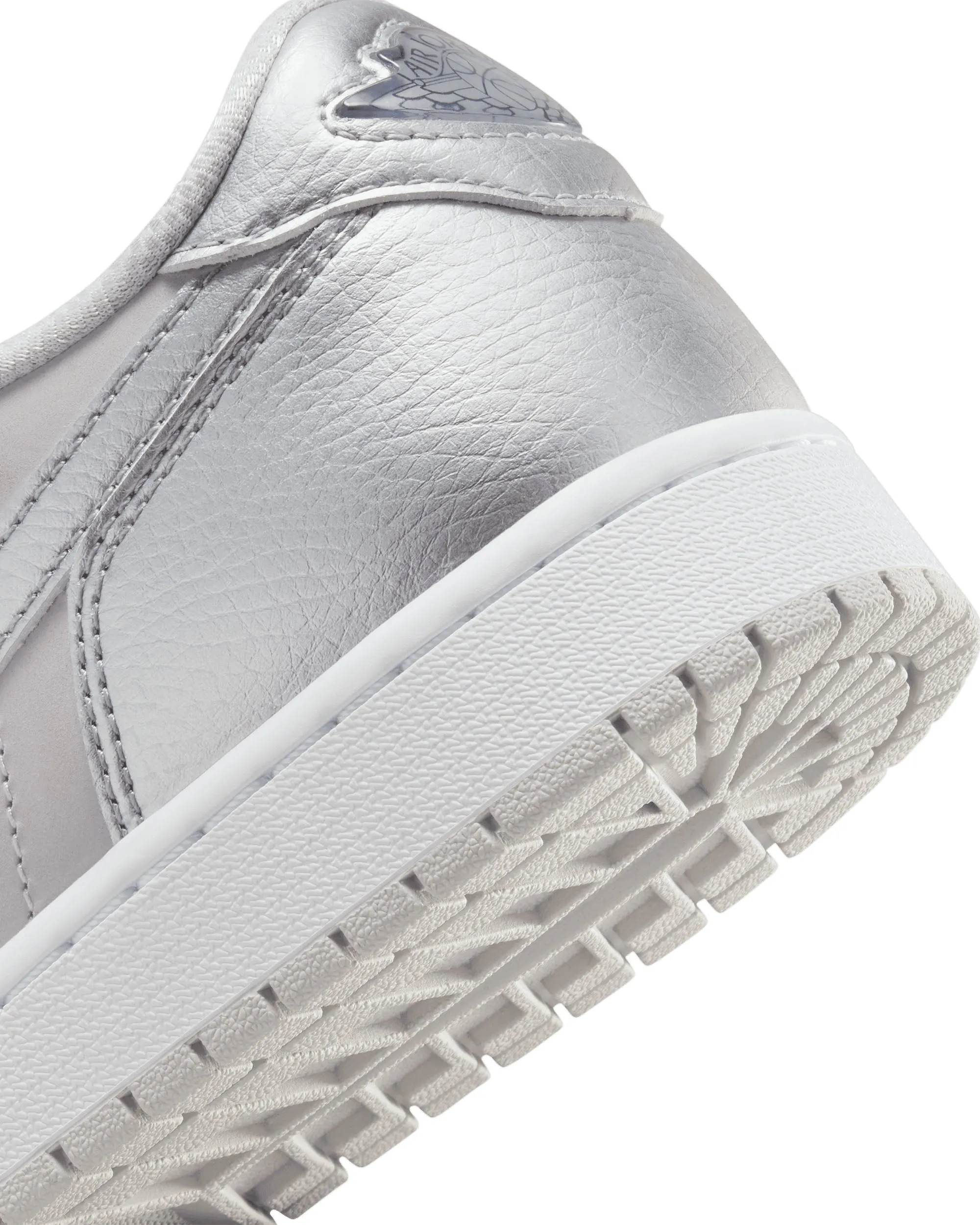 Air Jordan 1 Retro Low OG - Neutral Grey / Metallic Silver / White