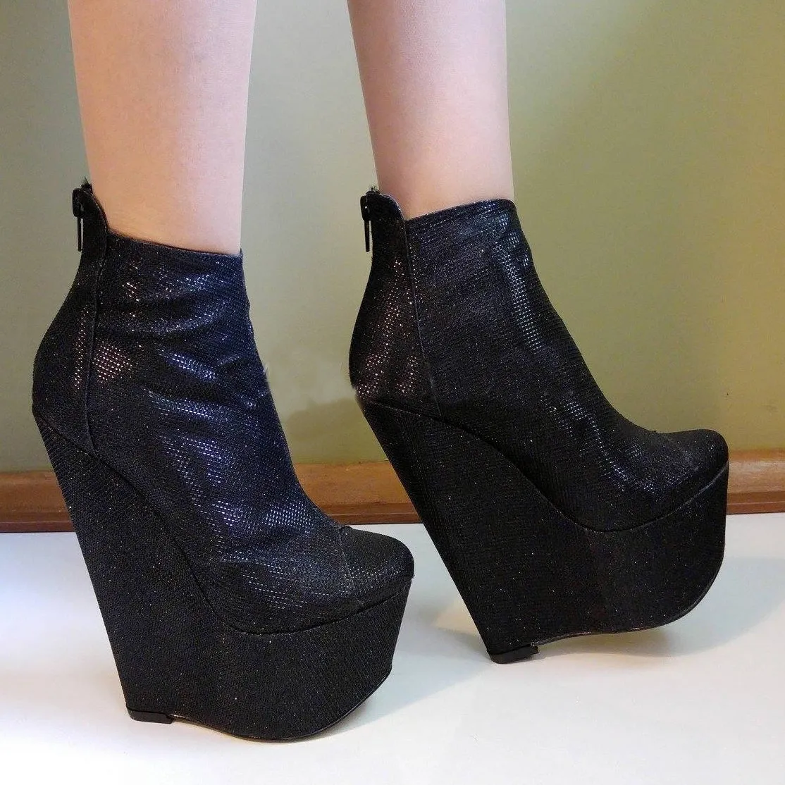 Black Shimmer Ankle 16 cm Wedge Booties