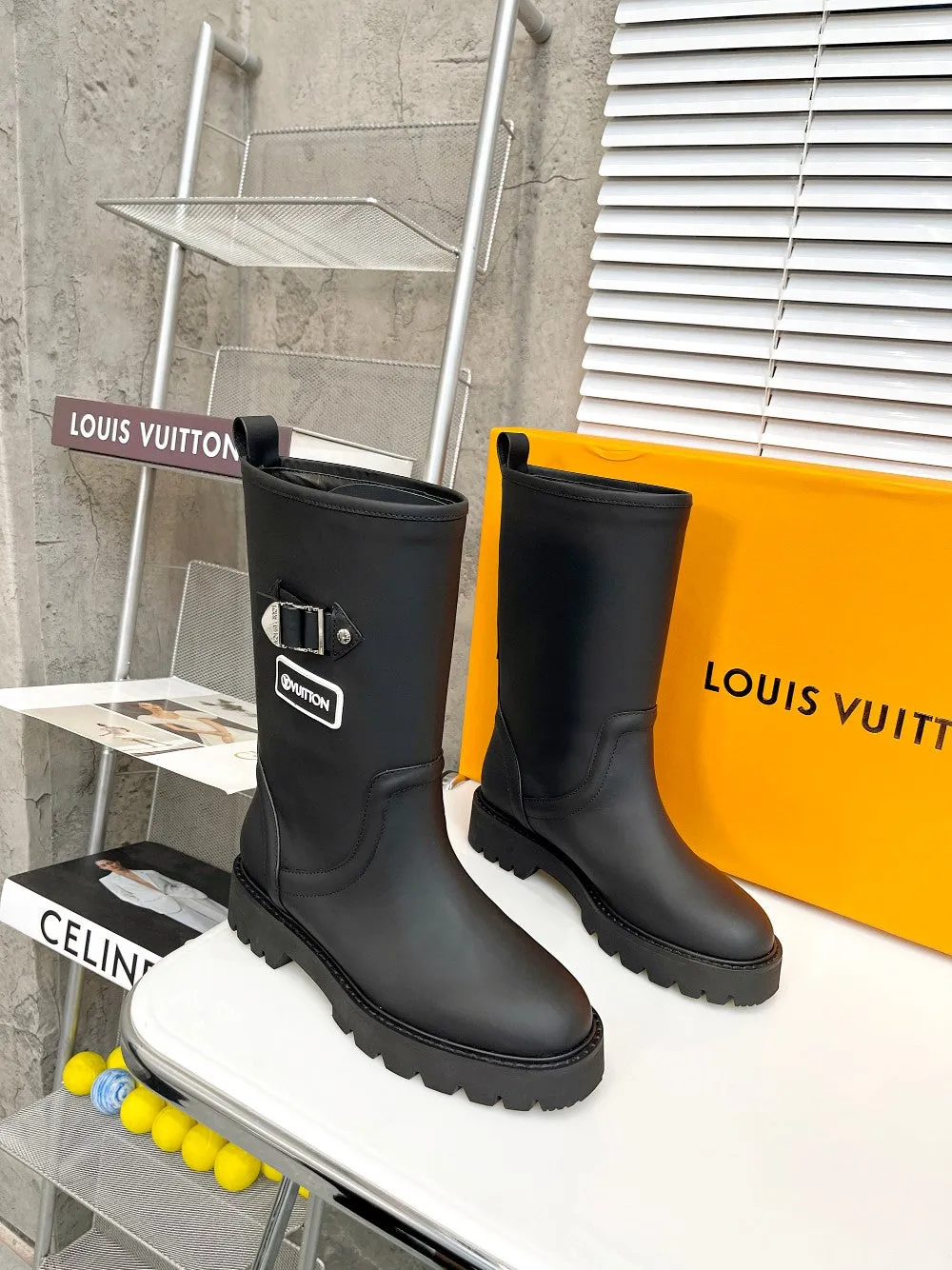 High Quality  LUV BOOTS 022