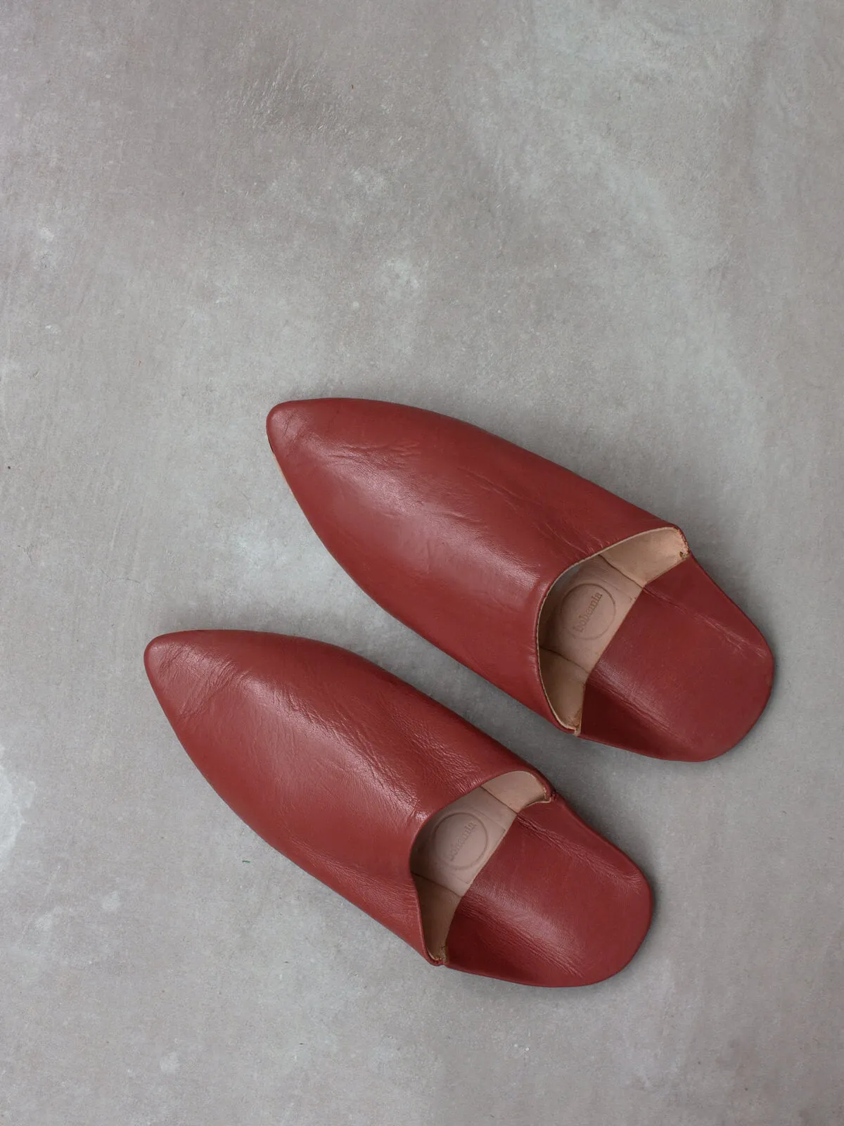 Moroccan Mens Pointed Babouche Slippers, Brick