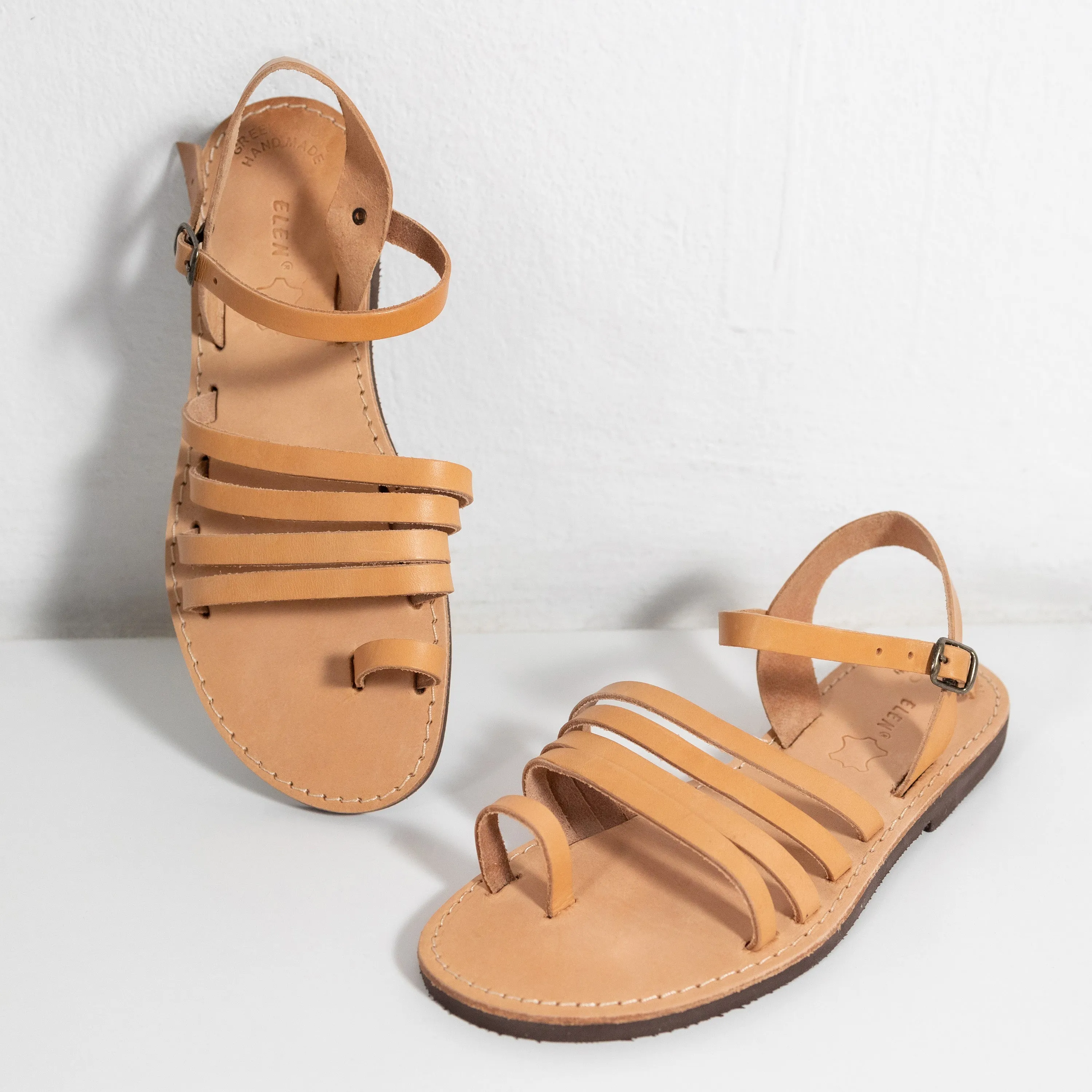 Niovi sandals